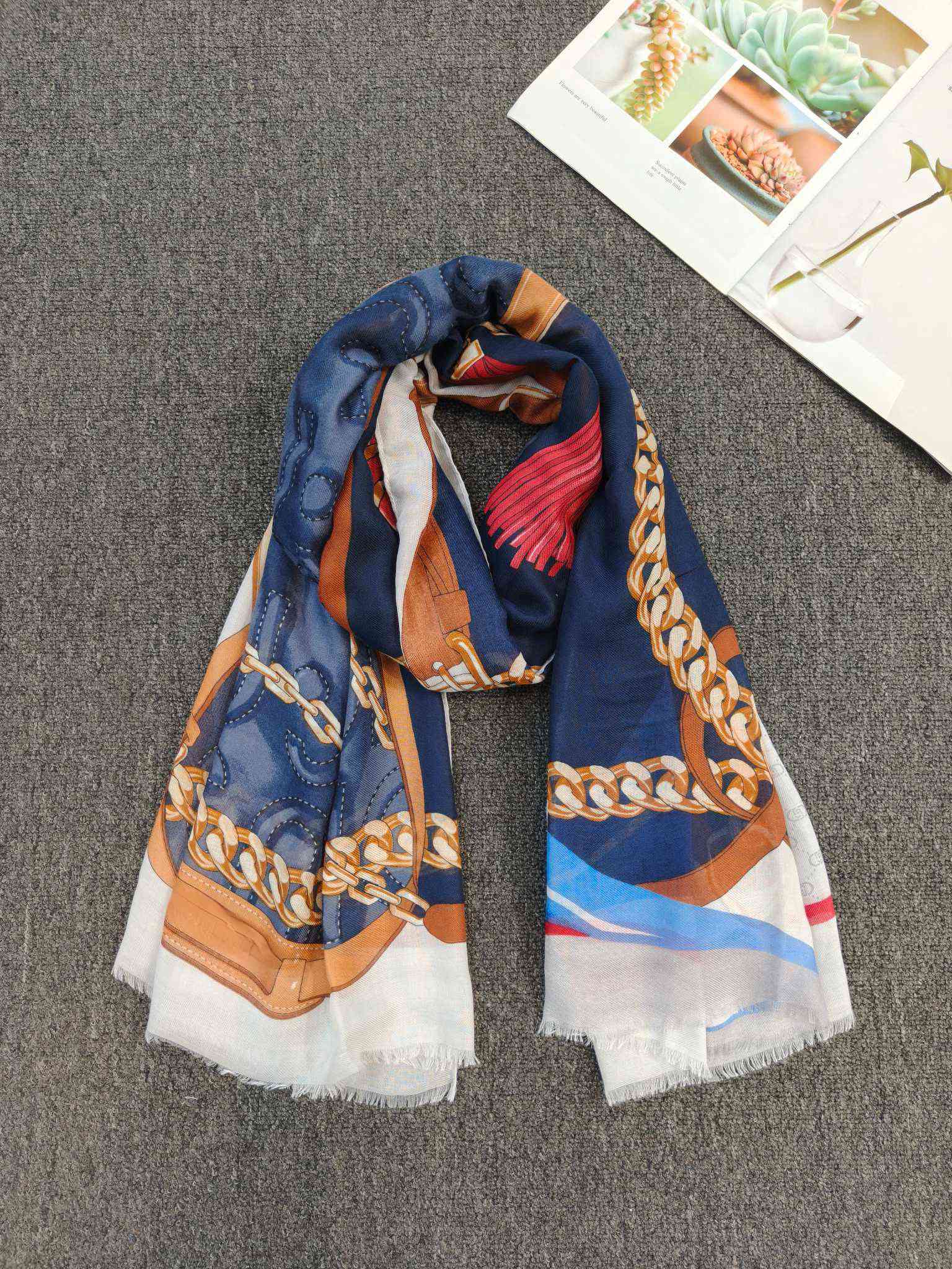 ผ้าพันคอแบบเดี่ยวสไตล์ยุโรปและ - Beach Towel Large บทวิจารณ์และราคา